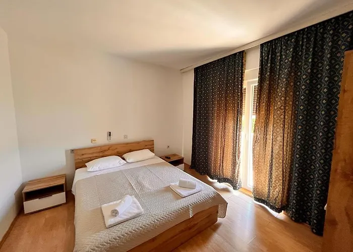 מלון Pansion Tony פג